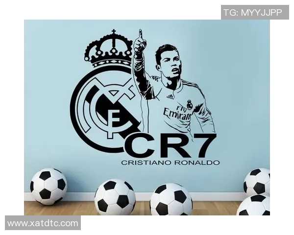 收藏热潮再起足球球星金属贴画展现绿茵巨星独特风采